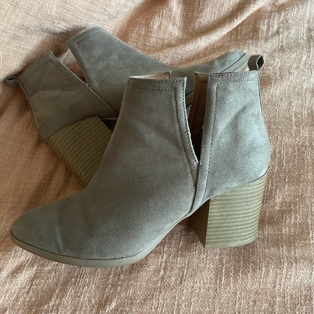 Qupid Booties - Picture 2 of 2